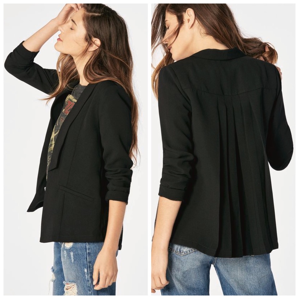 Pleated Back Blazer